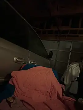 Snapshot of 1n0nlythroat chatting on 11/14/25, 01:04 1n0nlythroat online show from 11/14/25, 01:04