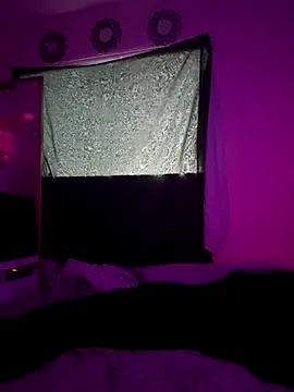 Snapshot of 1n0nlythroat chatting on 11/15/25, 07:21 1n0nlythroat online show from 11/15/25, 07:21