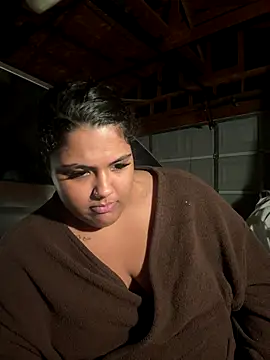 Snapshot of 1n0nlythroat chatting on 11/16/25, 07:25 1n0nlythroat online show from 11/16/25, 07:25