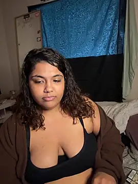 Snapshot of 1n0nlythroat chatting on 11/19/25, 12:21 1n0nlythroat online show from 11/19/25, 12:21