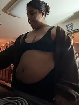 Snapshot of 1n0nlythroat chatting on 11/25/25, 04:56 1n0nlythroat online show from 11/25/25, 04:56