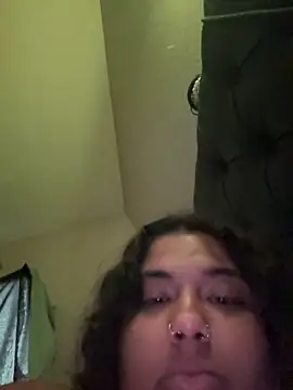 Snapshot of 1n0nlythroat chatting on 11/28/25, 09:06 1n0nlythroat online show from 11/28/25, 09:06