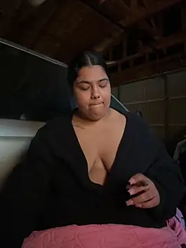 Snapshot of 1n0nlythroat chatting on 12/13/25, 08:14 1n0nlythroat online show from 12/13/25, 08:14