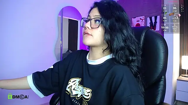 Snapshot of Dulcerose_01 chatting on 10/29/25, 08:49 Dulcerose 01 online show from 10/29/25, 08:49