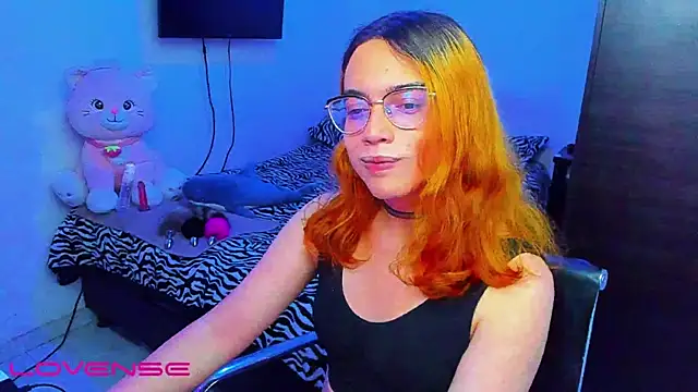 Snapshot of lillykittyy chatting on 11/04/25, 12:32 lillykittyy online show from 11/04/25, 12:32