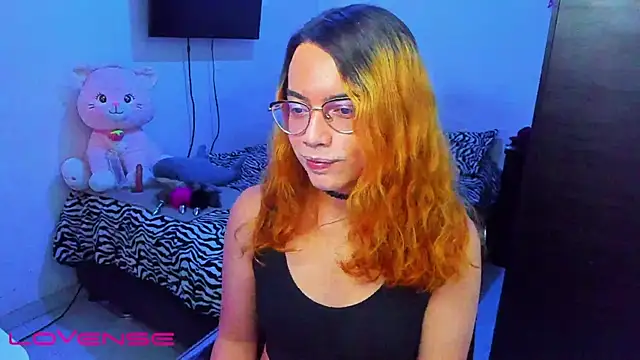 Snapshot of lillykittyy chatting on 12/19/25, 08:27 lillykittyy online show from 12/19/25, 08:27