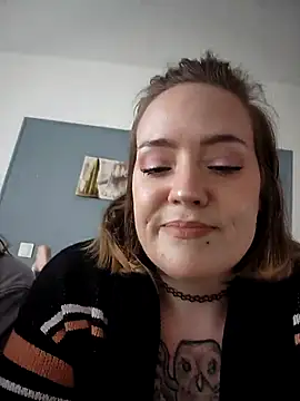 AndHerXO online show from 12/19/25, 01:40