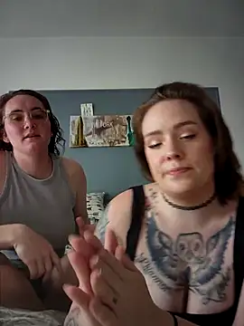 AndHerXO online show from 03/26/26, 01:06