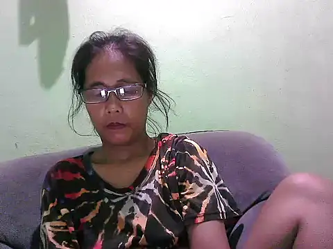 HotLadyPinay32 online show from 04/08/26, 12:38