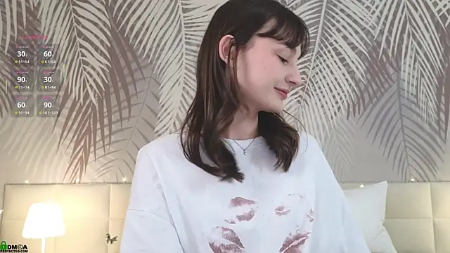 Snapshot of LolaPrise chatting on 10/02/25, 01:45 LolaPrise online show from 10/02/25, 01:45