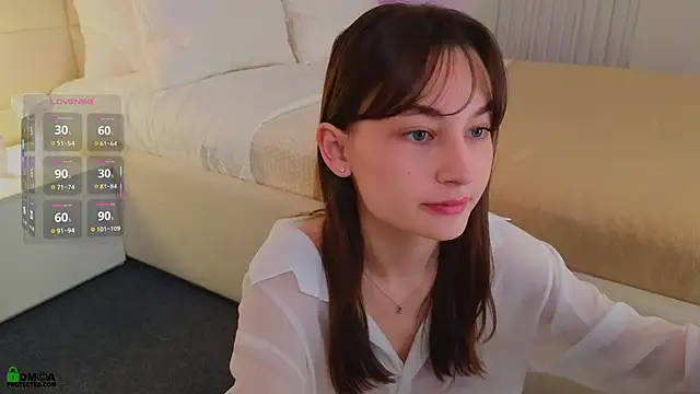 Snapshot of LolaPrise chatting on 12/01/25, 01:32 LolaPrise online show from 12/01/25, 01:32