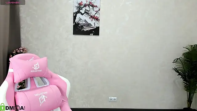 Snapshot of FlirtyAura chatting on 10/30/25, 12:56 FlirtyAura online show from 10/30/25, 12:56