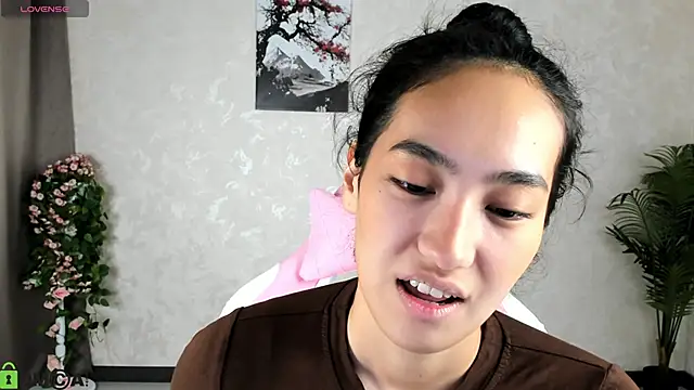 Snapshot of FlirtyAura chatting on 11/03/25, 03:52 FlirtyAura online show from 11/03/25, 03:52