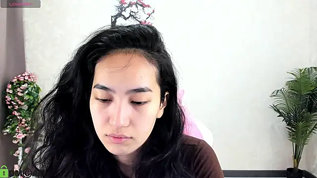 Snapshot of FlirtyAura chatting on 11/04/25, 03:05 FlirtyAura online show from 11/04/25, 03:05