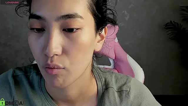 Snapshot of FlirtyAura chatting on 11/21/25, 03:16 FlirtyAura online show from 11/21/25, 03:16