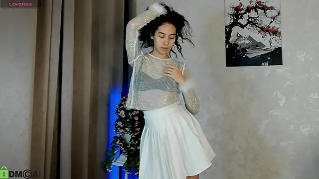 Snapshot of FlirtyAura chatting on 12/05/25, 03:48 FlirtyAura online show from 12/05/25, 03:48