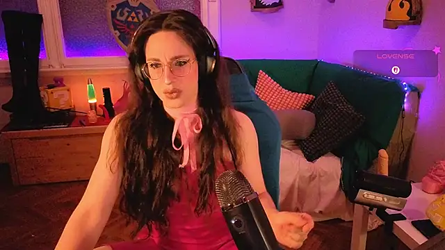 Snapshot of Zesty_Peach chatting on 06/12/26, 03:38 Zesty Peach online show from 06/12/26, 03:38