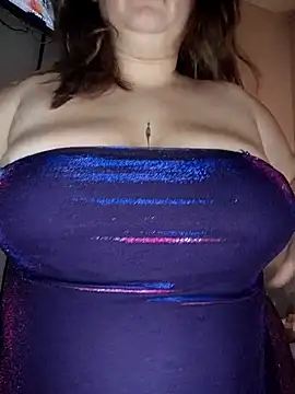 Snapshot of limasieraaa chatting on 12/16/25, 09:20 limasieraaa online show from 12/16/25, 09:20