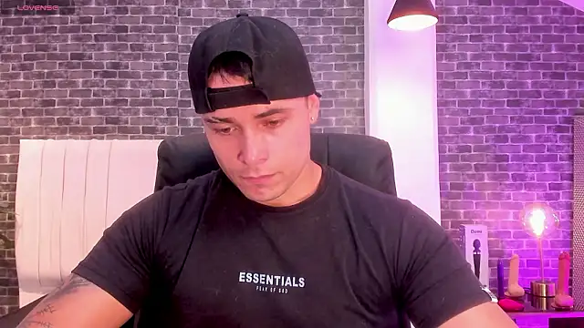 Snapshot of connorsmiith chatting on 03/16/26, 01:04 connorsmiith online show from 03/16/26, 01:04