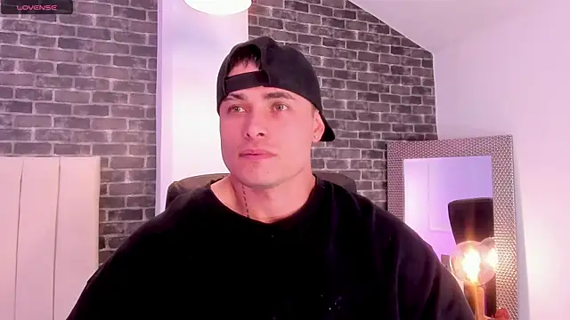 Snapshot of connorsmiith chatting on 03/21/26, 01:05 connorsmiith online show from 03/21/26, 01:05