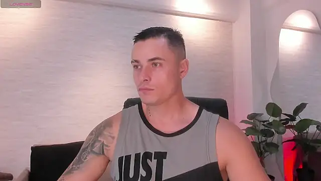 Snapshot of connorsmiith chatting on 04/12/26, 11:32 connorsmiith online show from 04/12/26, 11:32