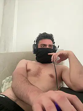 Snapshot of milfshakeow chatting on 05/21/26, 07:48 milfshakeow online show from 05/21/26, 07:48