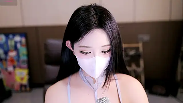 Snapshot of yaya_1888 chatting on 10/18/25, 12:39 yaya 1888 online show from 10/18/25, 12:39