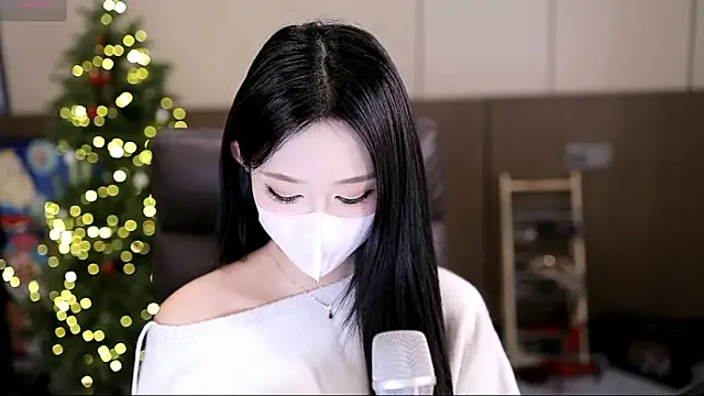 Snapshot of yaya_1888 chatting on 10/22/25, 12:49 yaya 1888 online show from 10/22/25, 12:49