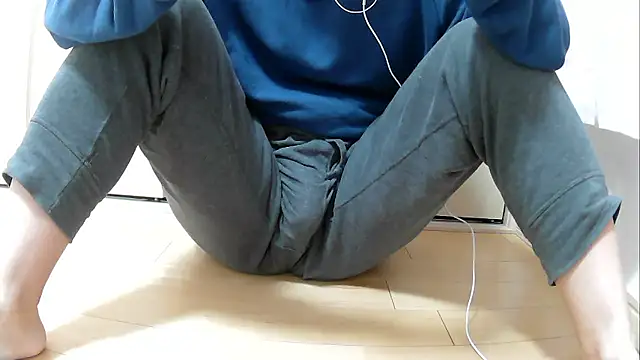 Snapshot of kyoron chatting on 11/28/25, 01:36 kyoron online show from 11/28/25, 01:36