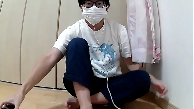 Snapshot of kyoron chatting on 12/21/25, 12:12 kyoron online show from 12/21/25, 12:12