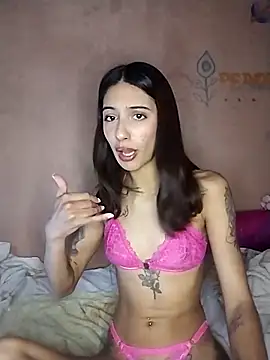 Snapshot of M4tute chatting on 11/17/25, 10:37 M4tute online show from 11/17/25, 10:37