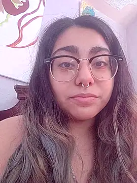 Lovelyrainn online show from 12/15/25, 03:27