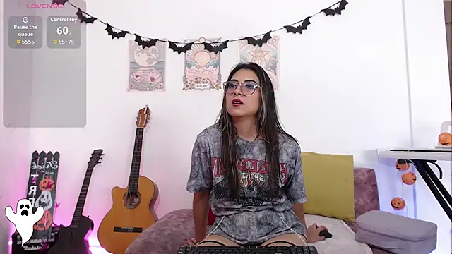 Susanahendrix online show from 10/04/25, 07:34