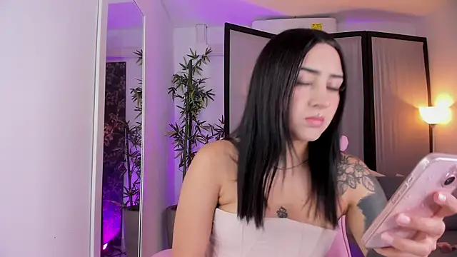 ChloeShade online show from 12/02/25, 05:08