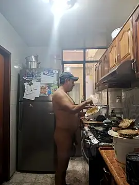 Snapshot of MRCforyou chatting on 02/18/26, 04:03 MRCforyou online show from 02/18/26, 04:03