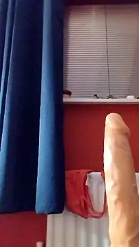 Snapshot of Sophrob96x chatting on 04/15/26, 11:16 Sophrob96x online show from 04/15/26, 11:16