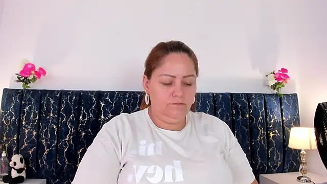Snapshot of katte_landerr chatting on 05/28/26, 01:08 katte landerr online show from 05/28/26, 01:08