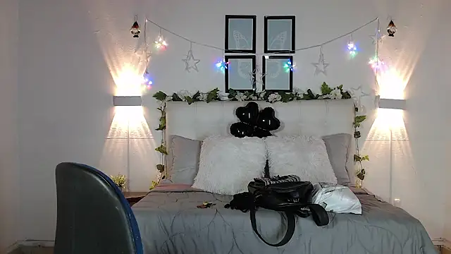 Megan 05  online show from 01/11/26, 07:41