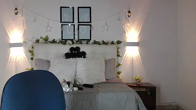 Megan 05  online show from 03/18/26, 06:55