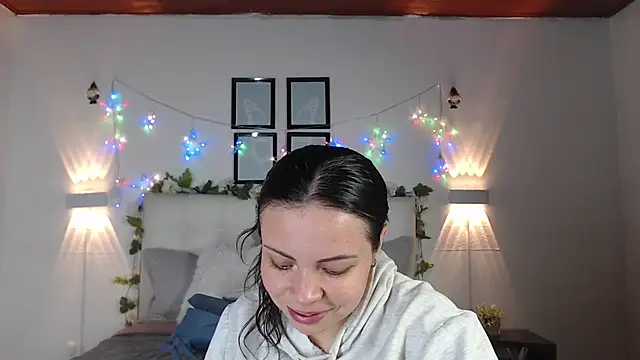 Megan 05  online show from 04/13/26, 06:57