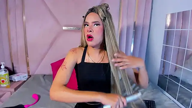 jazmin waked online show from 09/15/25, 03:17