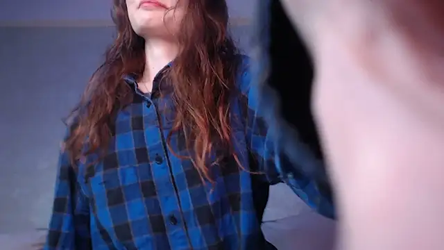 Snapshot of just_vvv chatting on 04/11/26, 03:00 just vvv online show from 04/11/26, 03:00