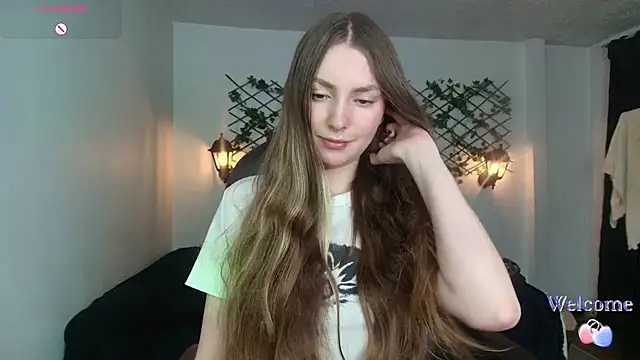 Snapshot of velvet__moon chatting on 04/02/26, 11:13 velvet moon online show from 04/02/26, 11:13