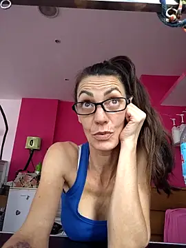 Eimikuro11 online show from 10/25/25, 10:12