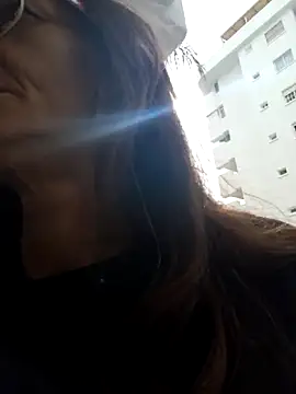 Eimikuro11 online show from 10/28/25, 10:41