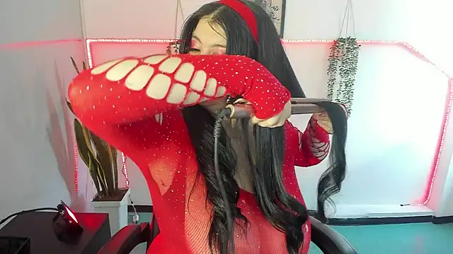 Angie lynn online show from 12/14/25, 06:45