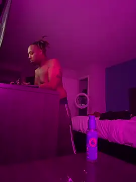 Snapshot of BigMfLuther chatting on 12/14/25, 03:23 BigMfLuther online show from 12/14/25, 03:23