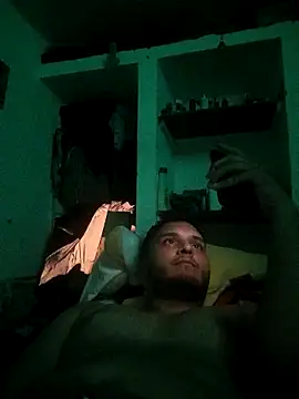 Snapshot of Hotguys111 chatting on 09/13/25, 06:13 Hotguys111 online show from 09/13/25, 06:13