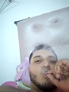 Snapshot of Hotguys111 chatting on 09/24/25, 03:43 Hotguys111 online show from 09/24/25, 03:43