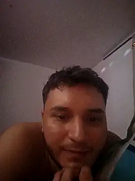 Snapshot of Hotguys111 chatting on 09/26/25, 05:22 Hotguys111 online show from 09/26/25, 05:22